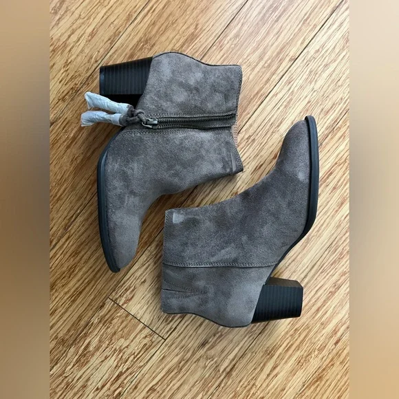 Vionic Gray Ankle Boots - Picture 1 of 7